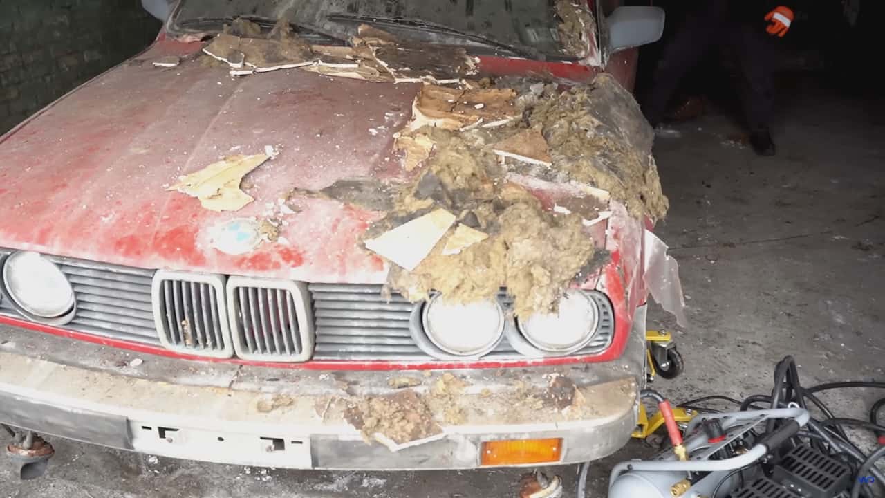 Watch This Decaying BMW E30 Barn Find Get Detailed To Perfection