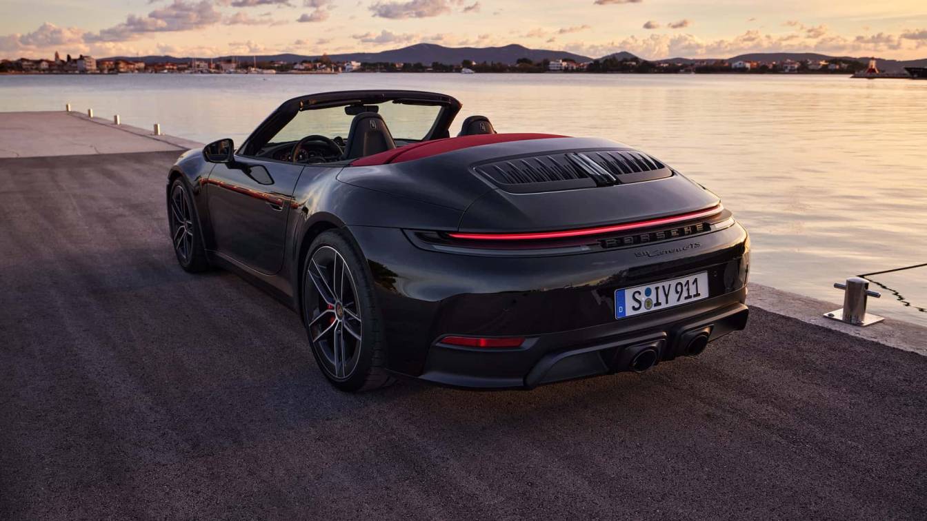 The First Hybrid Porsche 911 Has 532 HP and Costs $166,895